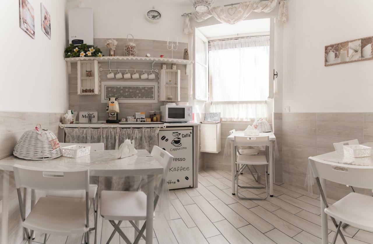 Bed and Breakfast Il Frangipane Formia Exteriér fotografie